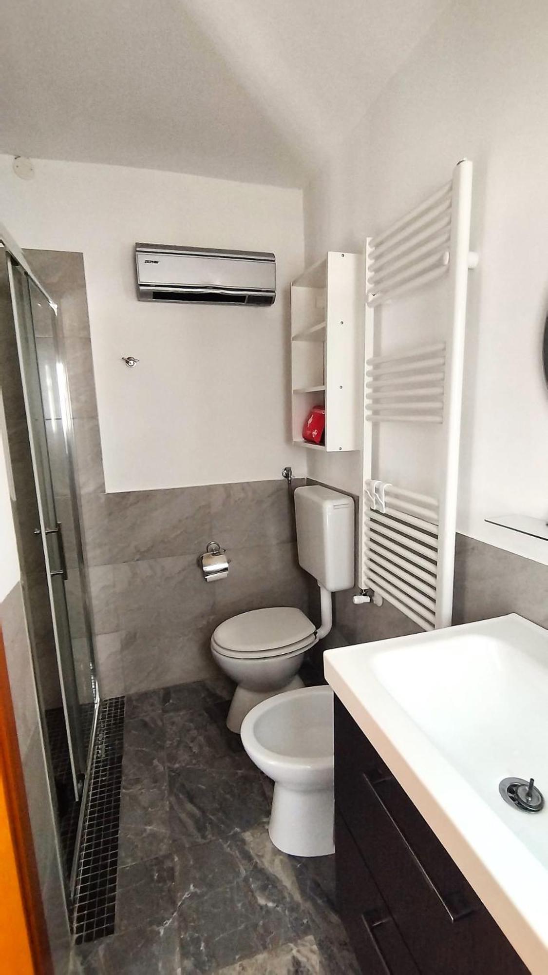 The Wooden Loft - Bari Centro Apartment ภายนอก รูปภาพ
