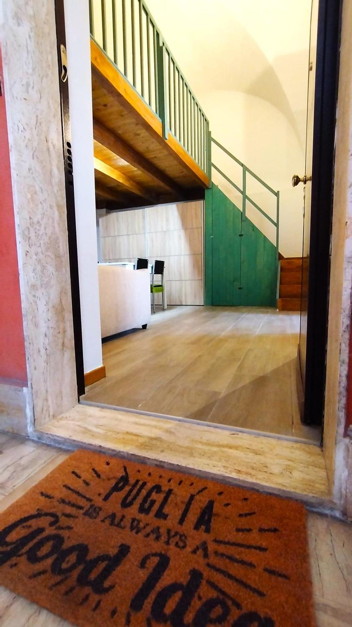 The Wooden Loft - Bari Centro Apartment ภายนอก รูปภาพ